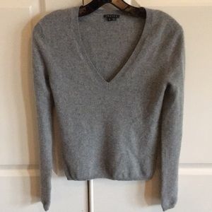 Theory gray cashmere V neck sweater